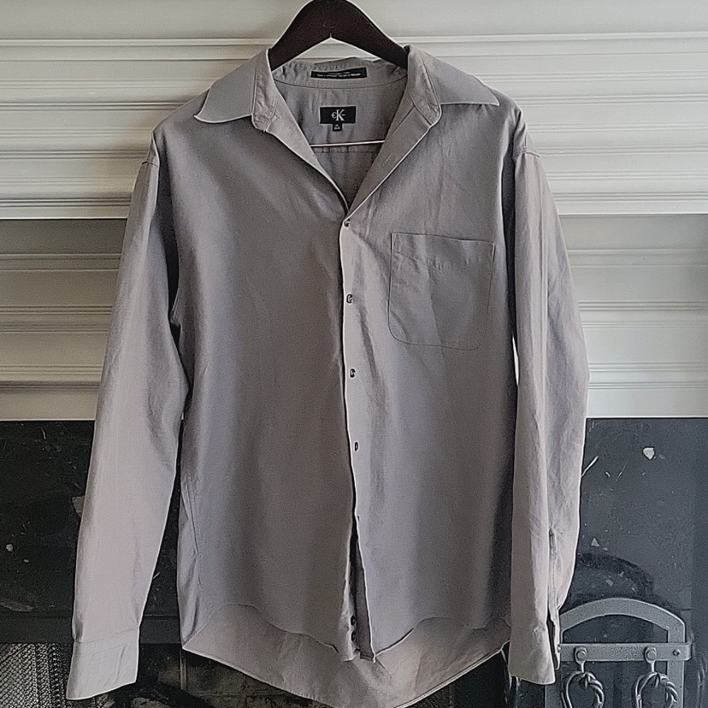 Calvin Klein men's button down casual/dress shirt in gray, 16x34/35